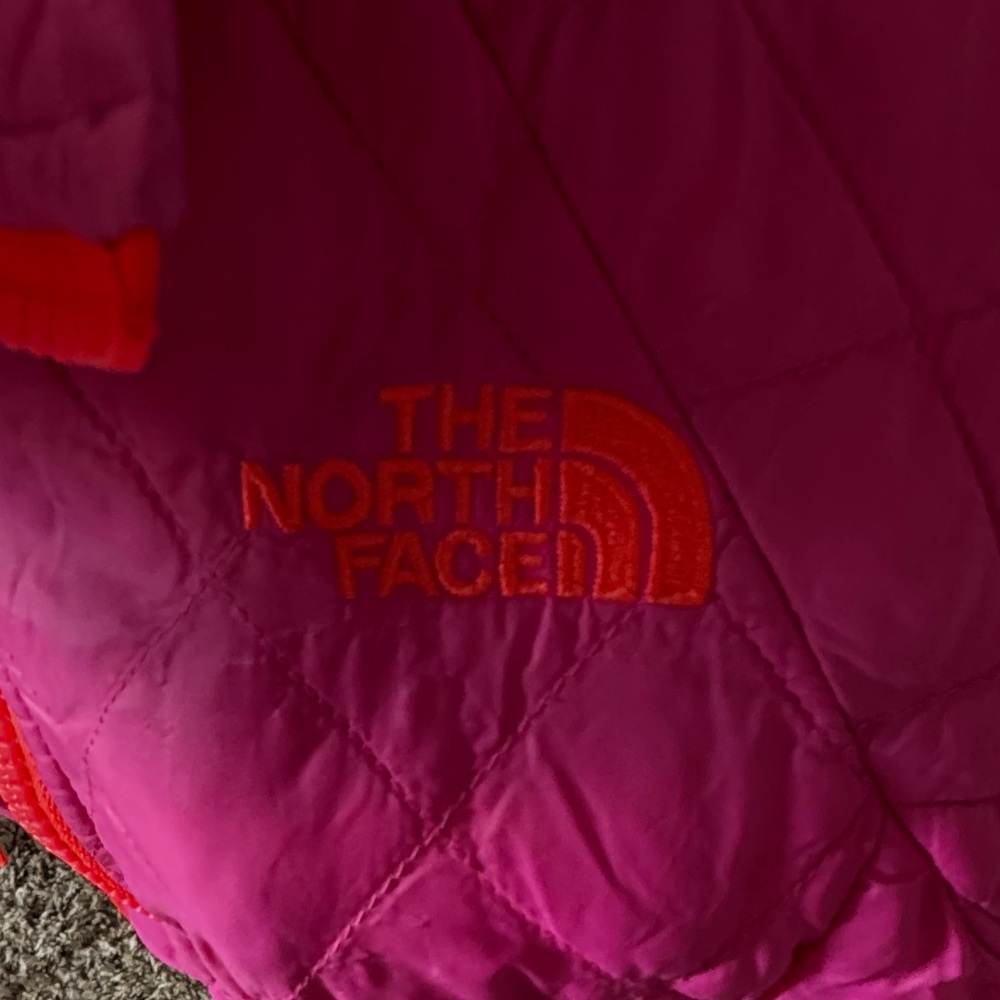The North Face Kids Pink Quilted Thermoball Puffer XXS (5) - Picture 2 of 14